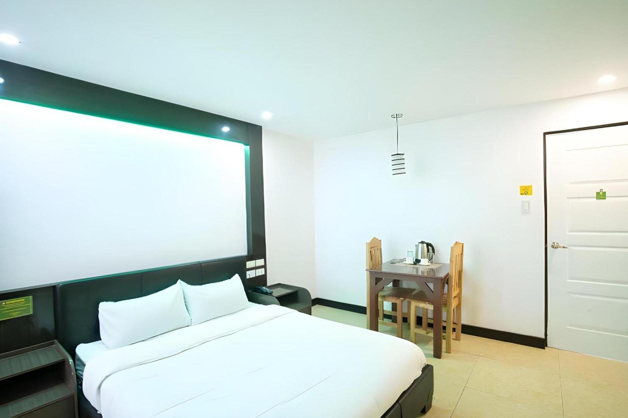 Oyo 195 Ranchotel - Binan Ngoại thất bức ảnh